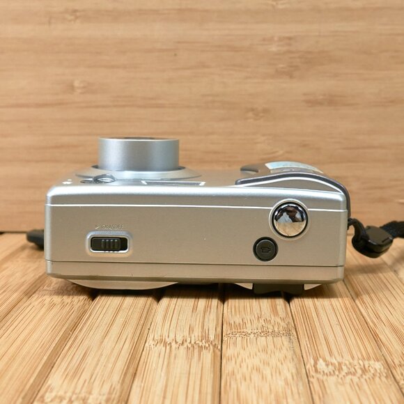 Vintage HP Photosmart HP 635 2.1MP Digital Camera, 3X Optical Zoom - Picture 5 of 7